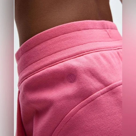 Lululemon Scuba High-Rise Short 5” size 8 Sakura pink - Picture 5 of 7